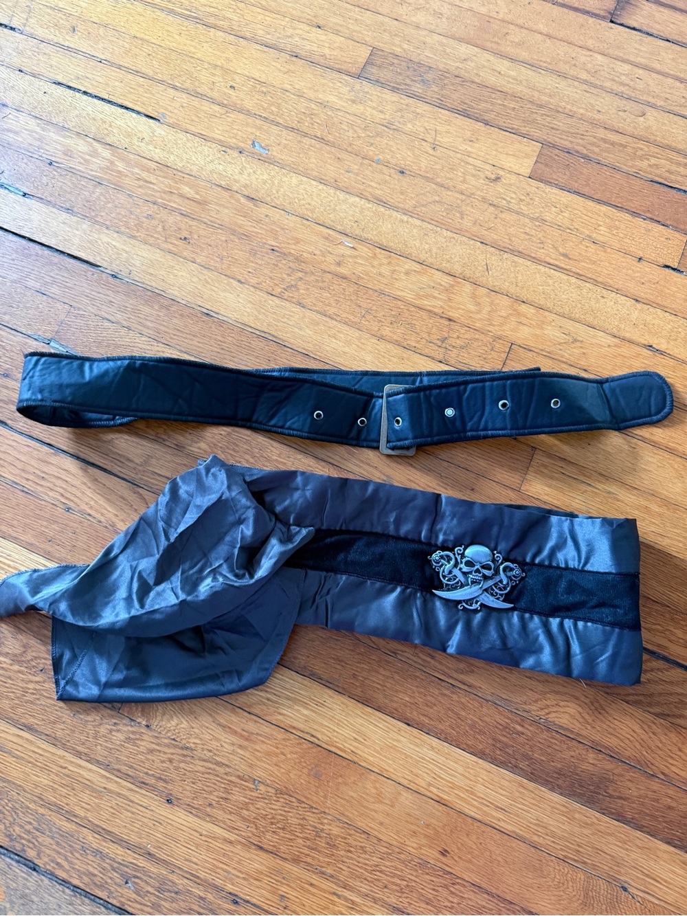 Black adult Pirate Skull Waist Belt Set (2)